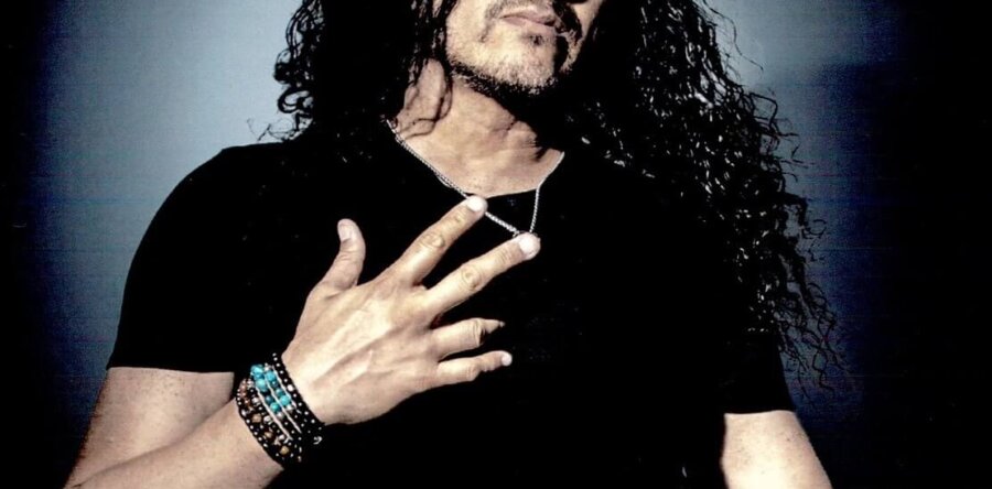 JEFF SCOTT SOTO: Δείτε το ολοκαίνουργιο video clip με την επανεκτέλεση του κλασικού τραγουδιού ‘Don’t Let It End’.
