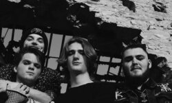 Το εφηβικό συγκρότημα της Αγγλίας ”THE TIMEOUTS” τιμά τον θρυλικό CHRIS CORNELL με νέο VIDEO!