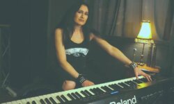 Νάγια Γρανά: Διασκευάζει στο πιάνο το “B.Y.O.B.” των System Of A Down (Βίντεο)