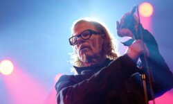 Απεβίωσε ο Mark Lanegan (Screaming Trees, ex- Queens of the Stone Age) σε ηλικία 57 ετών…