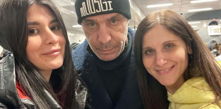 Ο frontman των Rammstein, Till Lindemann εθελοντής στην παροχή βοήθειας στους Ουκρανούς πρόσφυγες