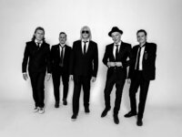 DEF LEPPARD: Δείτε το ολοκαίνουργιο video clip για το τραγούδι ‘Kick’.