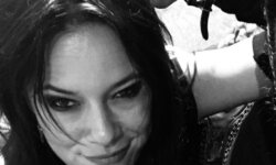 EVANESCENCE: Εκτός μπάντας η κιθαρίστριά τους, Jen Majura.