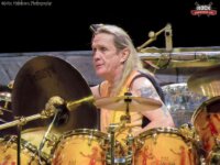 Γενέθλια για τον Nicko McBrain (IRON MAIDEN), ο οποίος κλείνει σήμερα τα 72 του χρόνια!