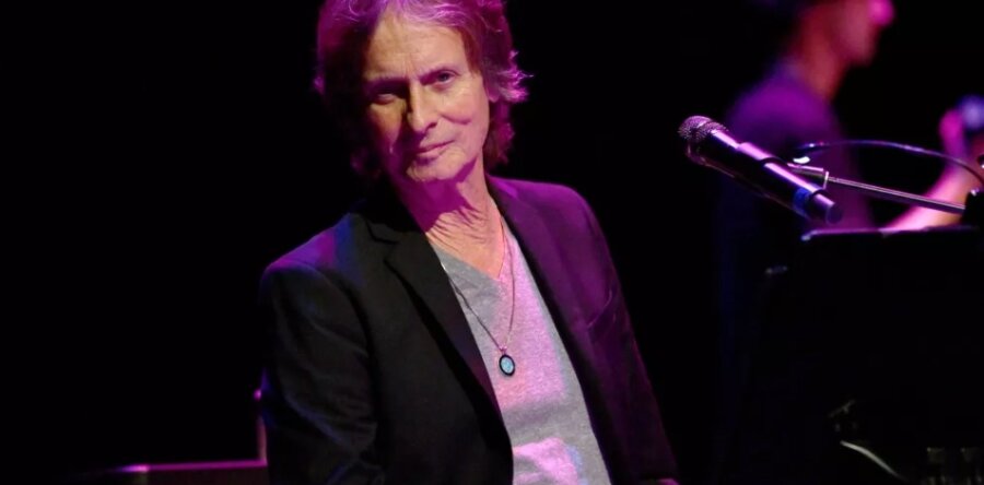 “Έφυγε από τη ζωή” ο touring keyboardist των Fleetwood Mac, Brett Tuggle.