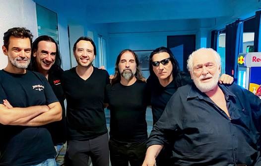 MANOWAR: Αποχαιρετούν τον Κώστα Καζάκο.