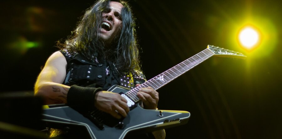 Γενέθλια για τον GUS G. ο οποίος κλείνει σήμερα τα 45 του χρόνια!