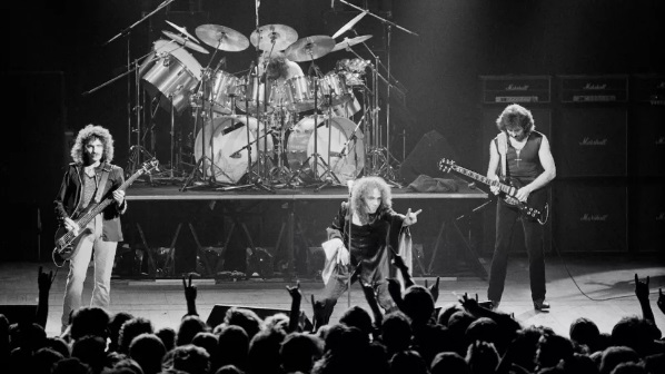 Black Sabbath: Επανέκδοση των Dio-era classic albums “Heaven And Hell” και “Mob Rules”, με Bonus υλικό.