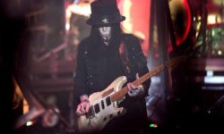 MICK MARS: Ακούστε το πρώτο single απ’ το solo debut album του κιθαρίστα των Mötley Crüe.