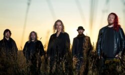 NEW MODEL ARMY – 4 συν 1 δίσκοι για 4 δεκαετίες ασυμβίβαστης πορείας
