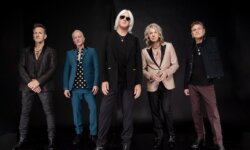 Phil Collen (DEF LEPPARD) on RockOverdose: “No more rock bands come up, I think it’s up to us to keep it alive!”
