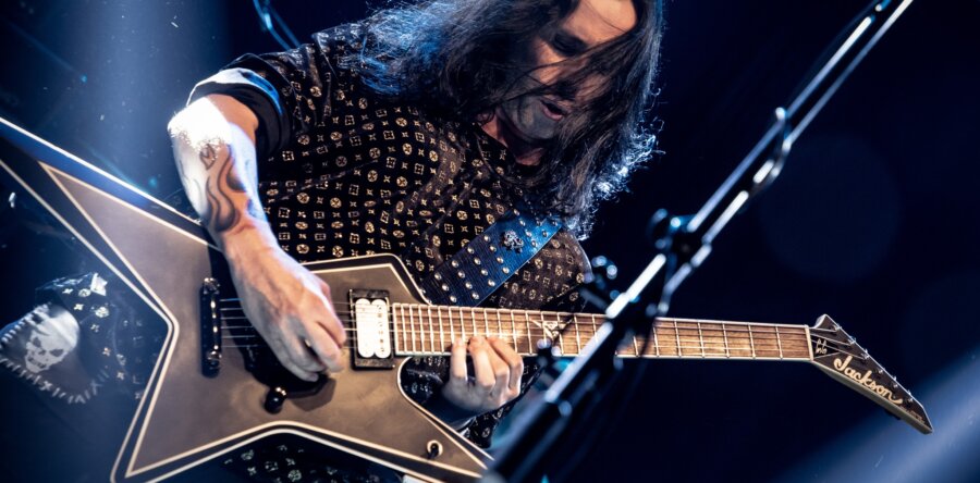 Gus G.: “Πρώτη φορά που είδα τους Steel Panther, σοκαρίστηκα θετικά και ανυπομονώ να τους ξαναδώ!”