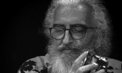 Έφυγε από τη ζωή ο σπουδαίος καλλιτέχνης της εγχώριας rock σκηνής Τόλης Μαστροκάλος! (ΣΠΥΡΙΔΟΥΛΑ κ.ά..)