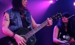 Rudi Protrudi (THE FUZZTONES): “Εάν σας προσφέρουμε έναν ηχητικό οργασμό, κάναμε τη δουλειά μας σωστά!”