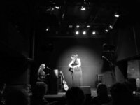Ανταπόκριση: “Roots & Rituals” Αδελφές Βουγιουκλή Live @ SIX D.O.G.S., Αθήνα (03/12/2023)