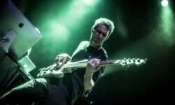 ΤΕΡΡΥ ΜΑΥΡΙΔΗΣ (Νοκ Άουτ-Michalis Rakintzis band) στο Rock Overdose: “Το κεφάλαιο ‘Ρακιντζής’ ουσιαστικά δεν έκλεισε ποτέ”.