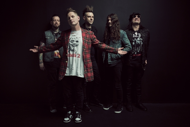 COREY TAYLOR, ο τραγουδιστής των Slipknot και Stone Sour ζωντανά στον Λυκαβηττό!