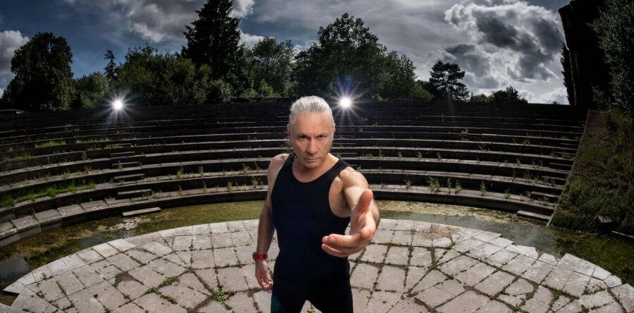 Άκουσε τώρα τον νέο δίσκο του Bruce Dickinson!