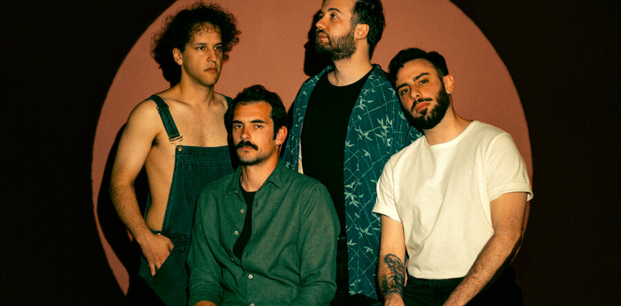 commuter: Η post-punk τετράδα από την Αθήνα παρουσιάζει το νέο της single
