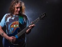 Ed Wynne (OZRIC TENTACLES) στο RockOverdose: “Ανυπομονούμε να στείλουμε ο ένας τον άλλον σε ένα σπειροειδές ταξίδι στο σύμπαν και να προσγειωθούμε με ένα πλατύ χαμόγελο!”
