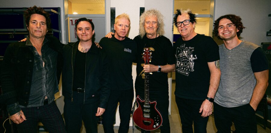 The Offspring και Brian May μαζί στη σκηνή!
