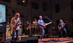 Ανταπόκριση: Dire Straits Legacy @ Μονή Λαζαριστών, Θεσσαλονίκη (30/06/2024)