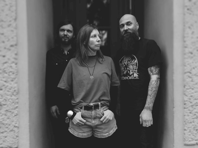 EARTH SHIP: Δισκογραφική επιστροφή για το sludge/doom trio – Ακούστε το “Bereft” (video)