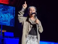 BRUCE DICKINSON: Αποχαιρέτησε τον Paul DiAnno κατά τη διάρκεια συναυλίας των Iron Maiden στις ΗΠΑ