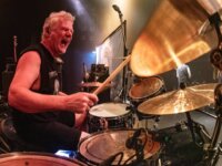 IRON MAIDEN: Ο νέος drummer είναι ο Simon Dawson