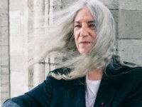 Κατέρρευσε επί σκηνής η Patti Smith
