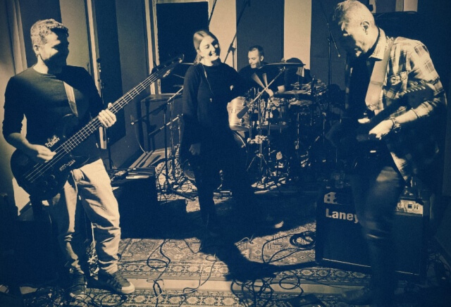 zabrahana: Ακούστε το single “Water” απ΄το επερχόμενο debut EP τους (video)