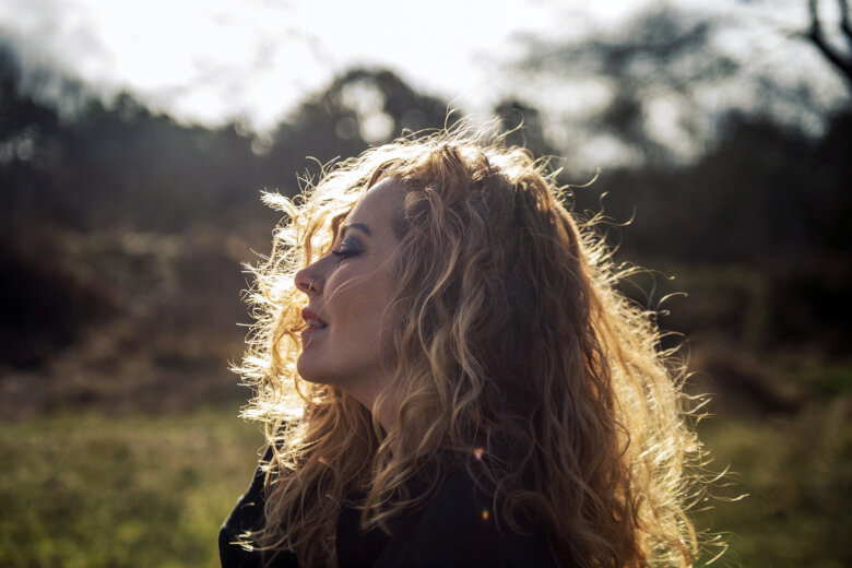 ANNEKE VAN GIERSBERGEN στο RockOverdose: “Η καρδιά και η ψυχή μου ανήκουν στο ροκ, στο μέταλ και στην heavy μουσική”