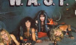 W.A.S.P.: 4 δεκαετίες μετά το “I Wanna Be Somebody” η κραυγή μιας γενιάς, ακόμα χτυπάει σαν γροθιά στο στομάχι.