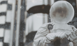 SPIRITUALIZED: Ένα “πνευματικό ταξίδι σε δισκίο ηρεμιστικών”.