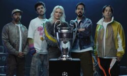 LINKIN PARK: Εντυπωσιακό σόου πριν τη σέντρα του τελικού του Champions League (Βίντεο)