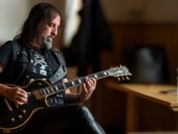 SAKIS TOLIS: Ακούστε ολόκληρο το ” Everything Comes to an End, ΝΕΟ, προσωπικό solo album