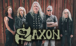SAXON: Άμεση ακύρωση 10 καλοκαιρινών εμφανίσεων ενώ ο τραγουδιστής Biff Byford υποβάλλεται σε επείγουσα επέμβαση.