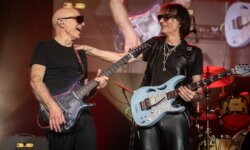 Το live Joe Satriani & Steve Vai (Satchvai band) μετατίθεται από τον Λυκαβηττό στο Terra Vibe (Μαλακάσα)