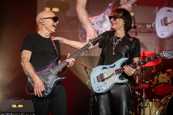 Το live Joe Satriani & Steve Vai (Satchvai band) μετατίθεται από τον Λυκαβηττό στο Terra Vibe (Μαλακάσα)