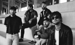 «Πήδηξε από τον εξώστη στην Αθήνα – και τώρα επιστρέφει!» | Ο Loz Taylor των While She Sleeps μιλά στο RockOverdose!