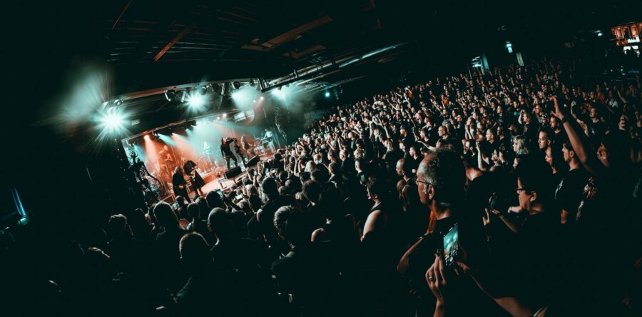 CRADLE OF FILTH: Αποχώρησε ξαφνικά από την μπάντα και εν μέσω περιοδείας η Zoe Smerda