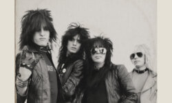 Mötley Crüe – “From The Beginning” | Μια διαδρομή με αίμα, ιδρώτα και γκλίτερ