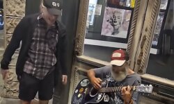 BRUCE DICKINSON: Τραγούδησε Judas Priest μαζί με έναν μουσικό του δρόμου!