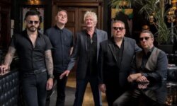 THE GODFATHERS: 40 χρόνια οργής και έντασης!