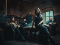 Jesse Heikkinen (The Abbey): “Αναζήτησε τον διαφωτισμό, μέσα από τη μελαγχολία.”