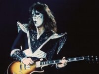 KISS: Έφυγε στα 74 του χρόνια ο Ace Frehley, πρώην κιθαρίστας και ιδρυτικό μέλος της μπάντας