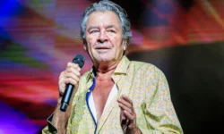 IAN GILLAN: Χάνει την όραση του – Ετοιμάζεται για συνταξιοδότηση
