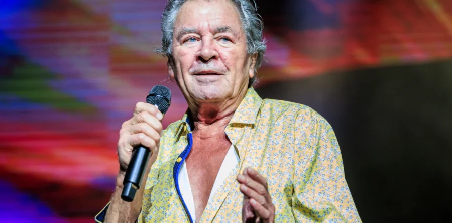 IAN GILLAN: Χάνει την όραση του – Ετοιμάζεται για συνταξιοδότηση