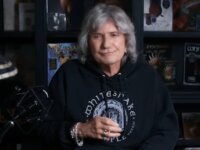 DAVID COVERDALE: Αποσύρεται από την ενεργό δράση με ένα συγκινητικό μήνυμα