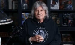 DAVID COVERDALE: Αποσύρεται από την ενεργό δράση με ένα συγκινητικό μήνυμα